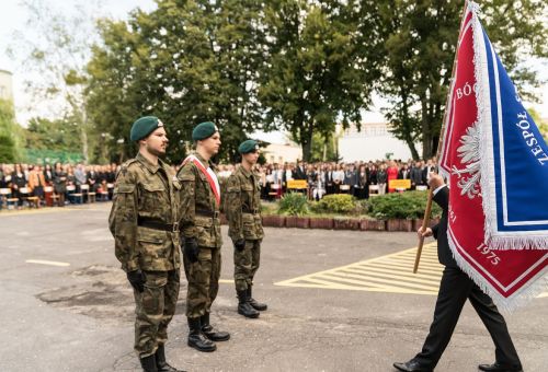 Nowy sztandar na 100-lecie