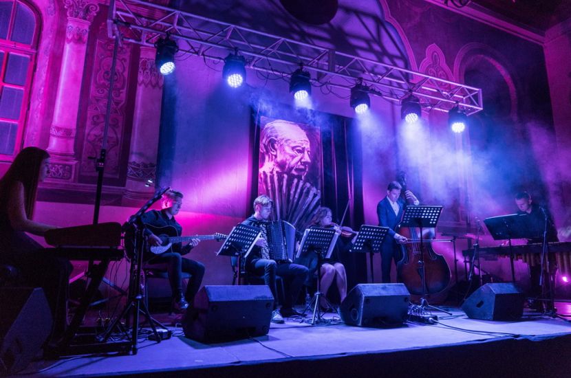 Link do artykułu - "Le Grand Tango" w synagodze