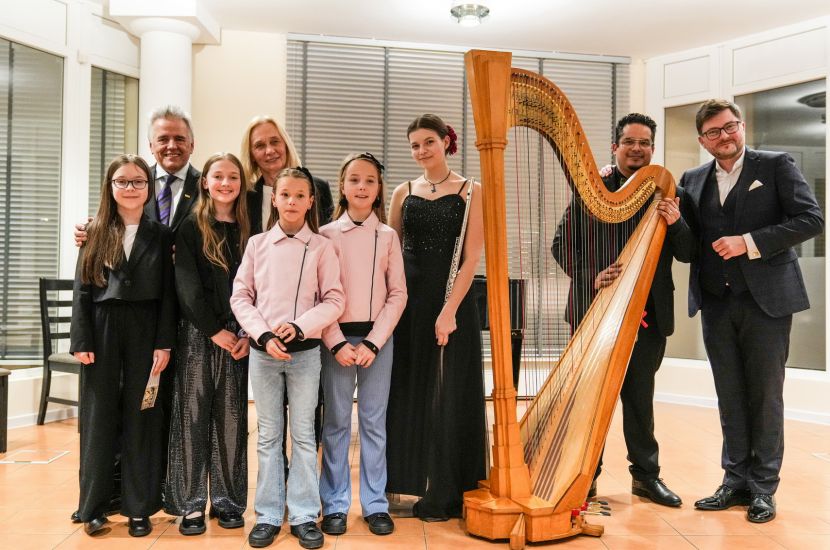 Na zdjęciu widzimy artystów występujących podczas Koncertu Muzyka w Ratuszu