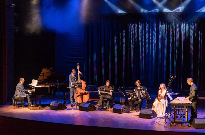 Link do artykułu - Tango Nuevo na jesienny wieczór
