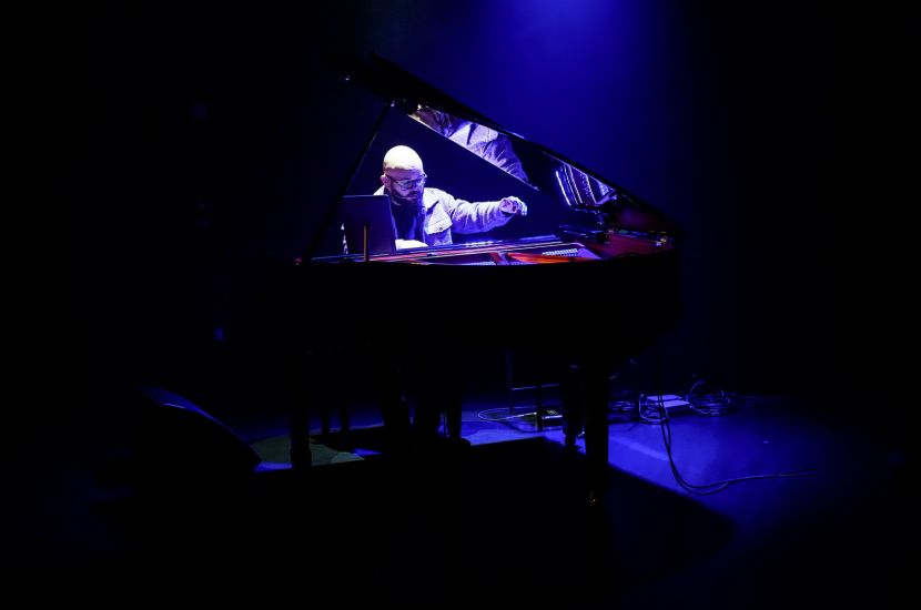 Na zdjęciu widzimy Alfredo Ovalles  wirtuoza fortepianu podczas Festiwalu Muzyczne Przestrzenie