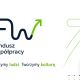Rusza Fundusz Współpracy. Na białej grafice jest granatowa nazwa programu z zieloną strzałką do góry.