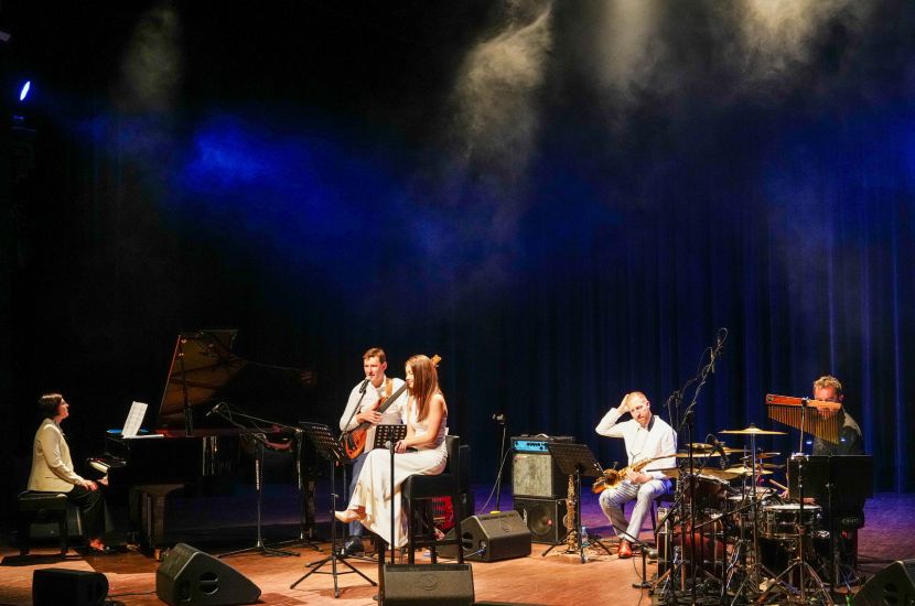 Na zdjęciu widzimy artystów podczas koncertu Skaldowie na jazzowo