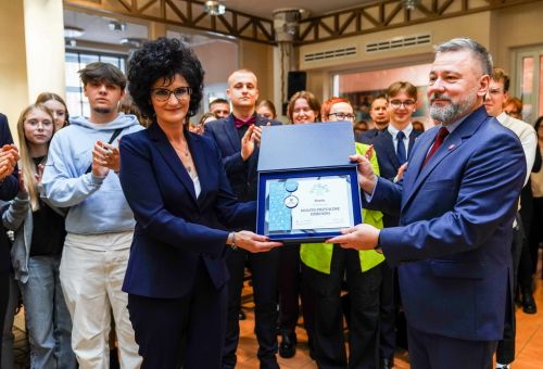 Wręczenie tytułu podczas sesji Rady Miasta Konina