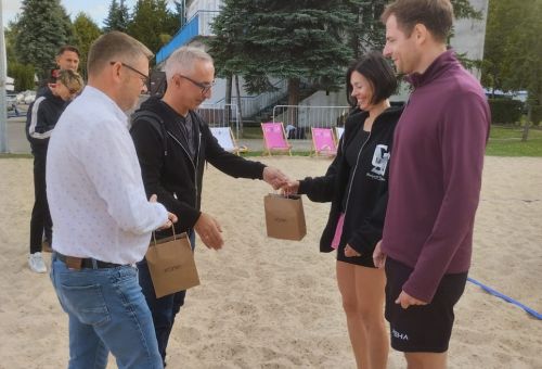Galeria zdjęć do artykułu - Drugi turniej siatkówki plażowej o Puchar Prezydenta Konina Piotra Korytkowskiego zakończony