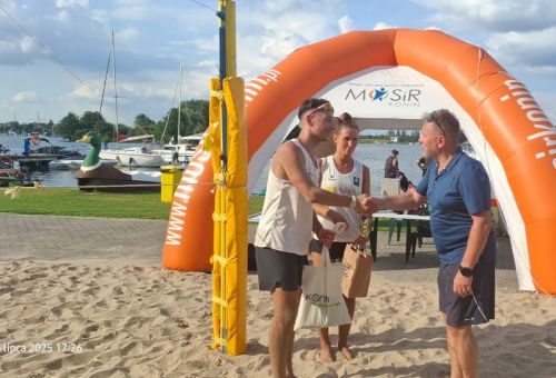Galeria zdjęć do artykułu - Pierwszy turniej siatkówki plażowej o Puchar Prezydenta Konina Piotra Korytkowskiego