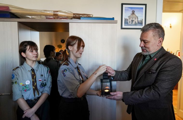 "Światło z Betlejem nową światu da nadzieję"