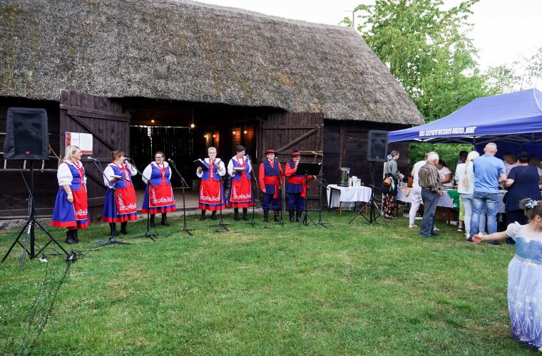 Link do artykułu - Noc popołudnie i noc w muzeum