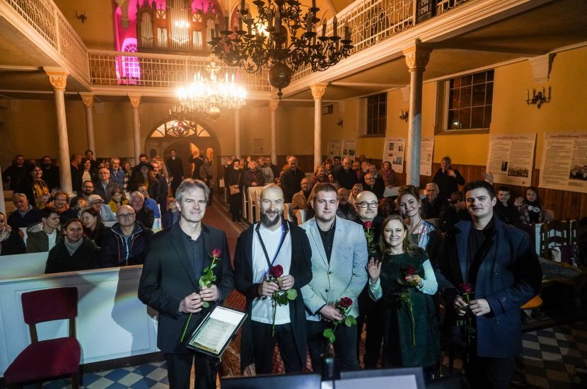 Link do artykułu -  W św. Duchu psalmy i pieśni na jazzowo