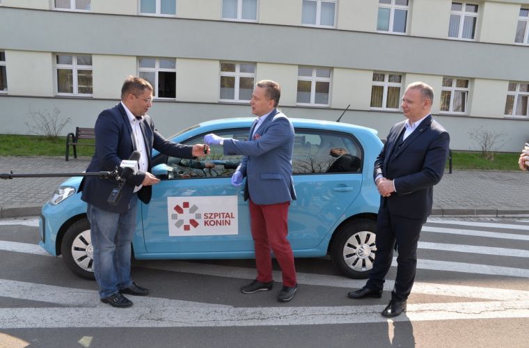 Link do artykułu - Samochód - dar od miasta dla szpitala przekazany!