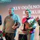 Święto poezji w Koninie. Na zdjęciu widać od lewej: dyrektora MBP Damiana Kruczkowskiego, dwoje laureatów oraz z prawej z-cę prezydenta Witolda Nowaka.