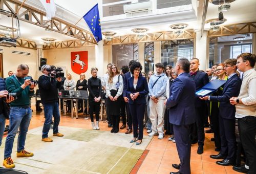 Wręczenie tytułu podczas sesji Rady Miasta Konina