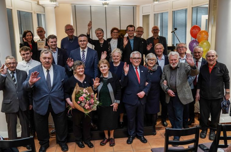 Link do artykułu - Koniniana mają 20 lat