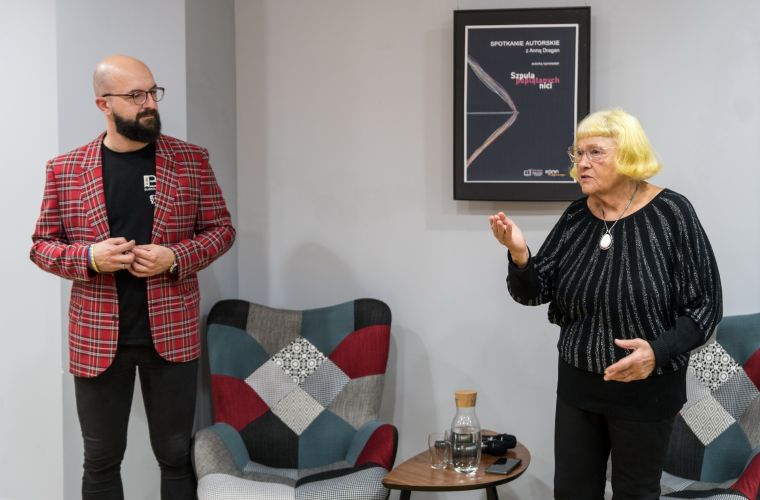 Link do artykułu -  Debiutantka Anna Dragan