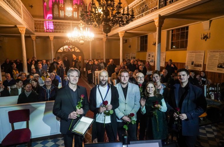 Link do artykułu -  W św. Duchu psalmy i pieśni na jazzowo