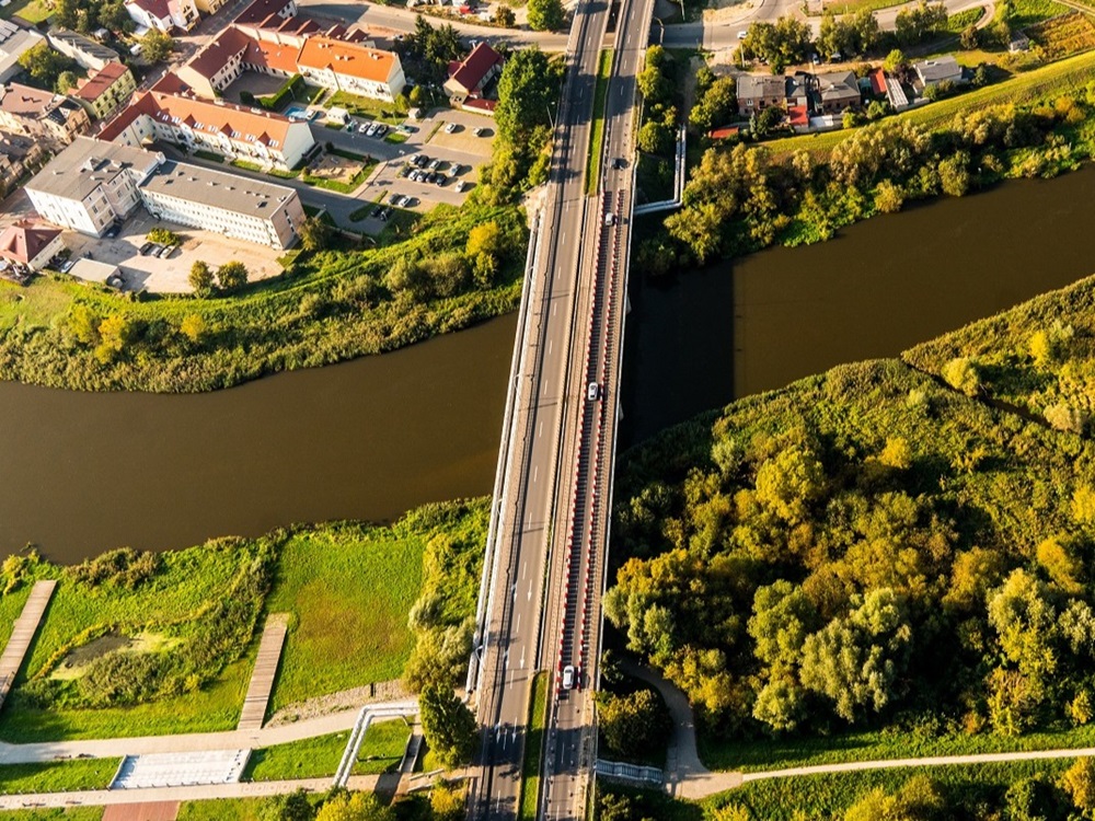 11 grudnia – zamknięcie mostu na Trasie Warszawskiej. Na zdjęciu widać zwężony most na Trasie Warszawskiej z lotu ptaka.