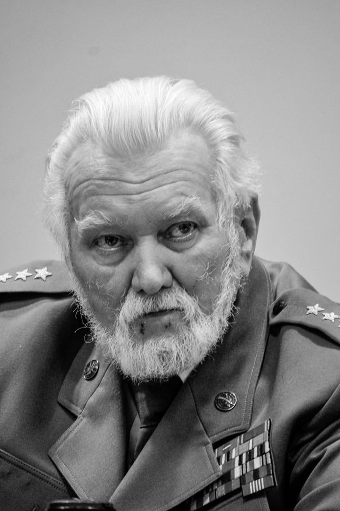 Odszedł Jan Sznajder – artysta, strażnik pamięci historycznej, niezwykły człowiek. Na zdjęciu jest Jan Sznajder w wojskowym mundurze.