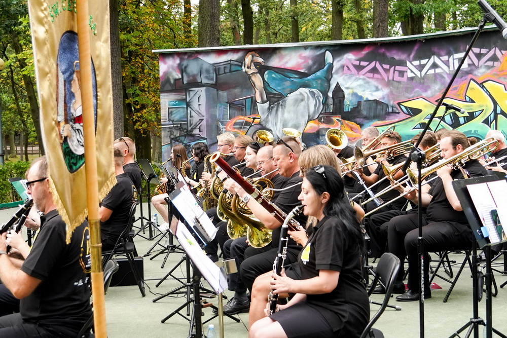 Koncert Orkiestry Dętej PAK KWB Konin w Parku Chopina