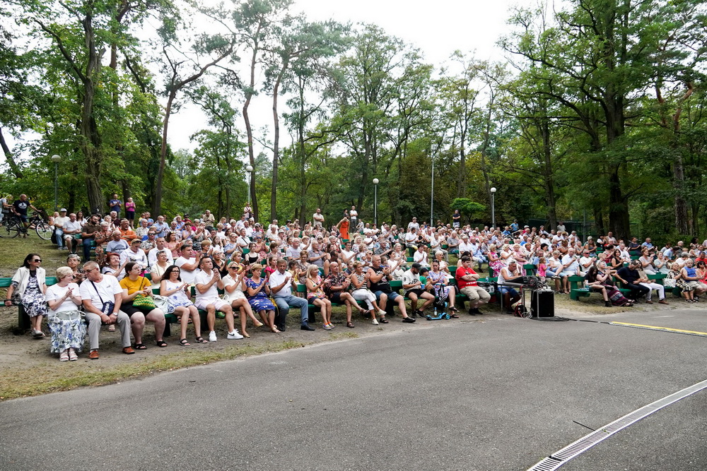 Koncert Orkiestry Dętej PAK KWB Konin w Parku Chopina