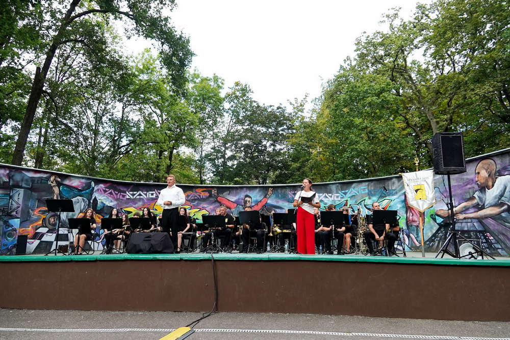 Koncert Orkiestry Dętej PAK KWB Konin w Parku Chopina