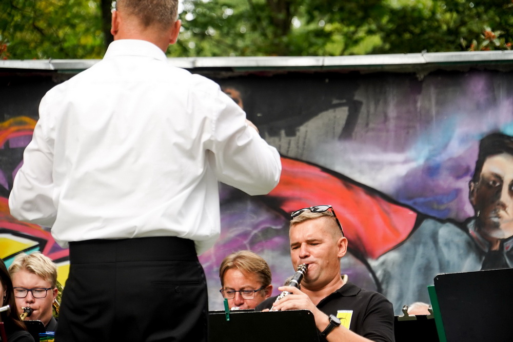Koncert Orkiestry Dętej PAK KWB Konin w Parku Chopina