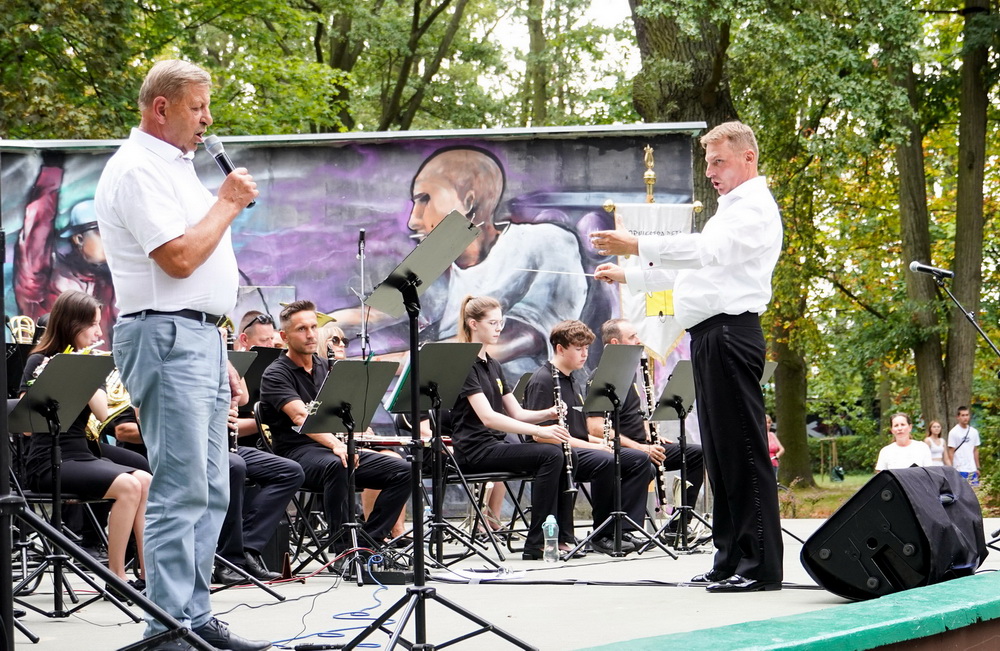 Koncert Orkiestry Dętej PAK KWB Konin w Parku Chopina