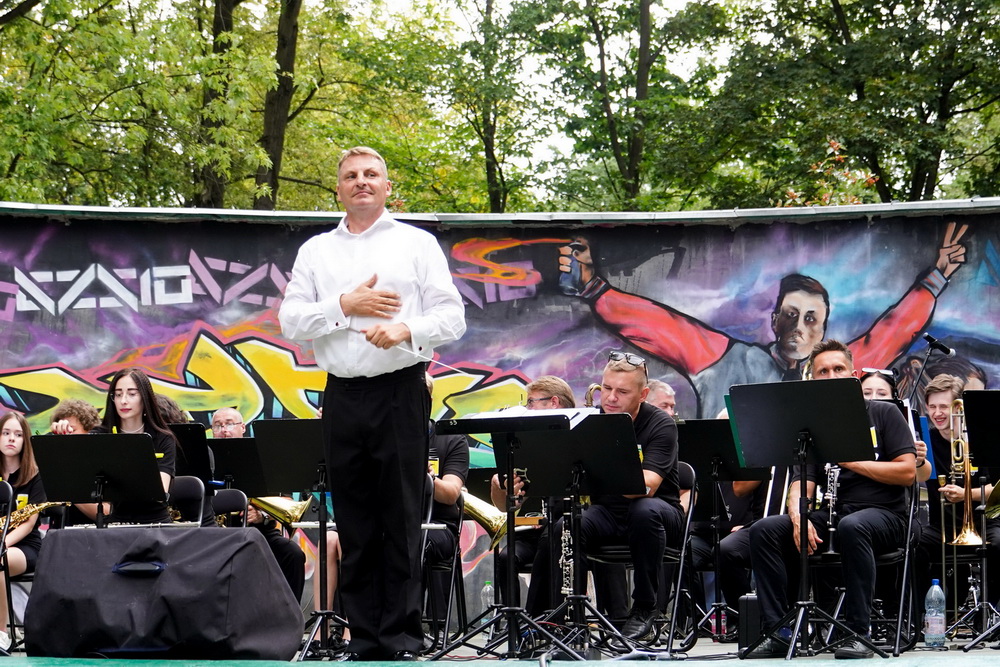 Koncert Orkiestry Dętej PAK KWB Konin w Parku Chopina
