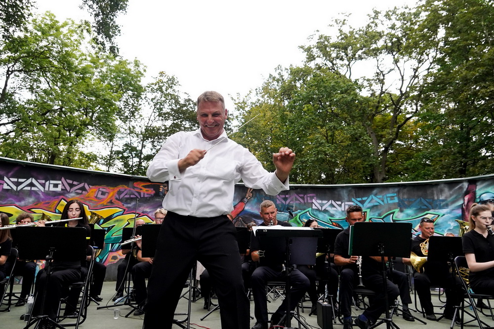 Koncert Orkiestry Dętej PAK KWB Konin w Parku Chopina