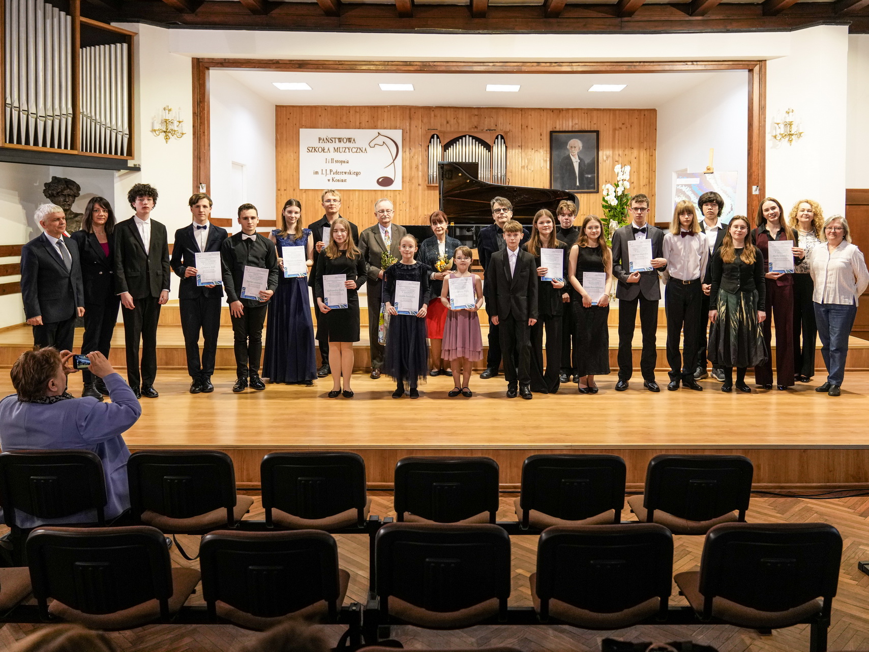 Zdjęcia przedstawiają nagrodzonych podczas XXIII Ogólnopolskiego Konkursu Pianistycznego dla uczniów szkół muzycznych