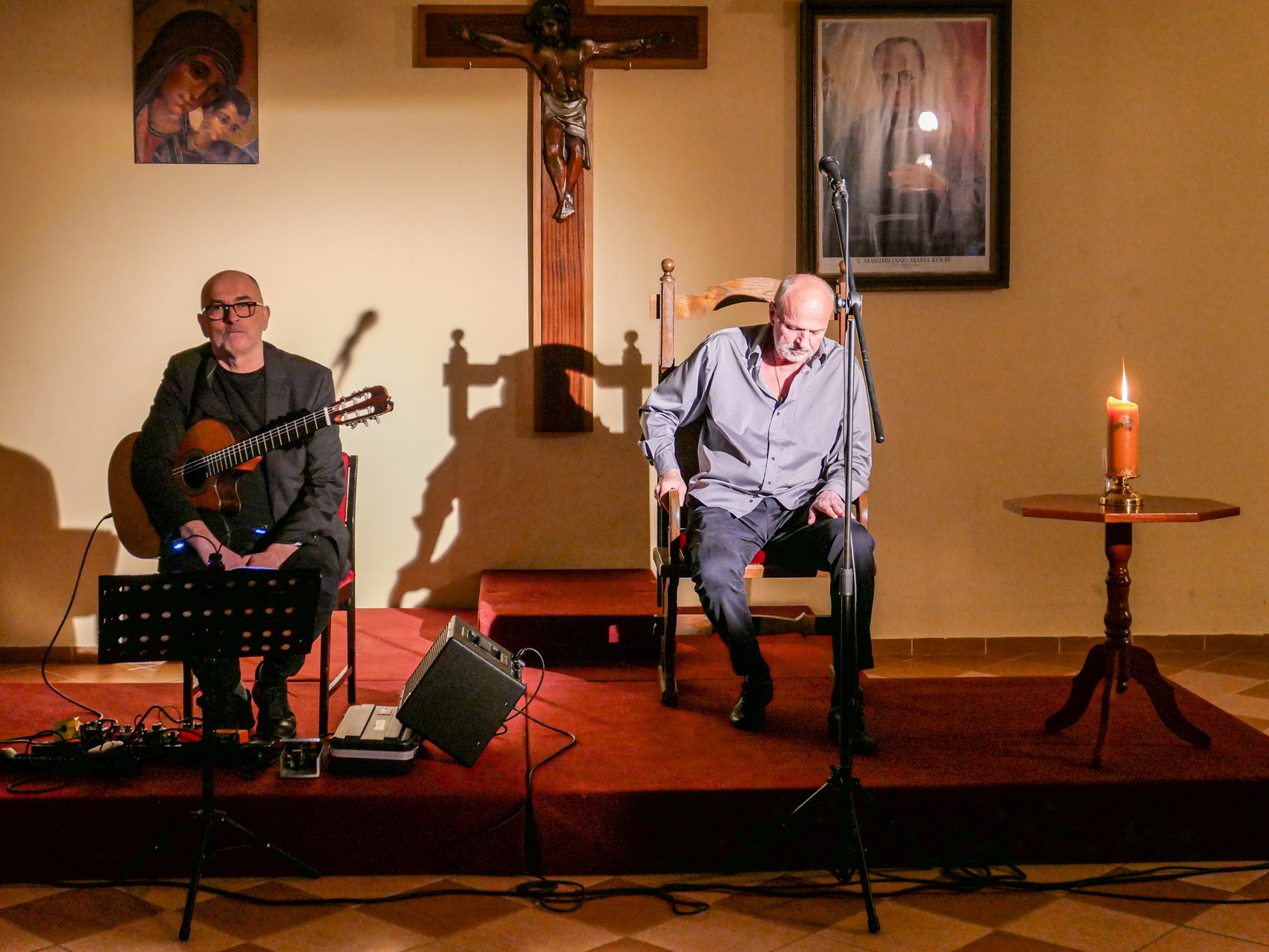 Zdjęcie przedstawia artystów koncertu Trzynasty Apostoł