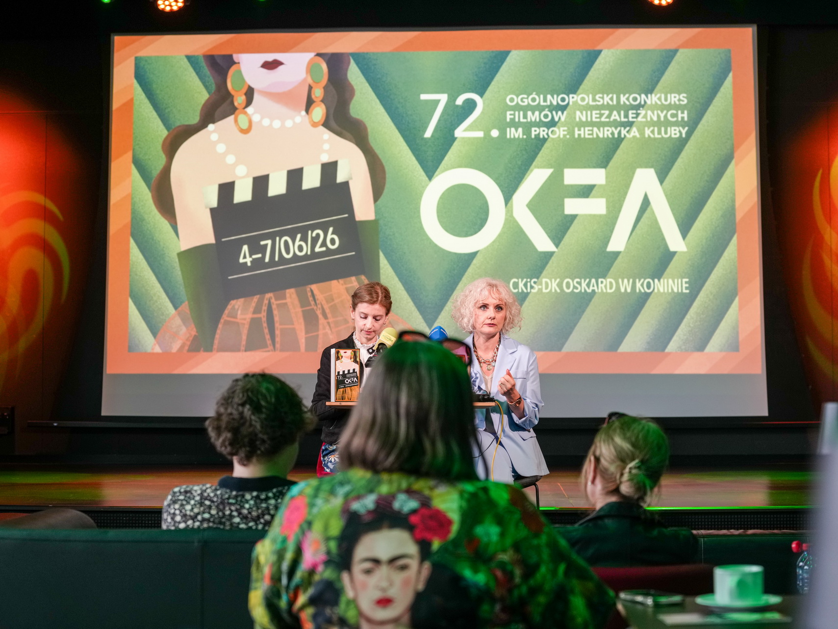 Na zdjęciu widać konferencję prasową poświęconą festiwalowi kina niezależnego