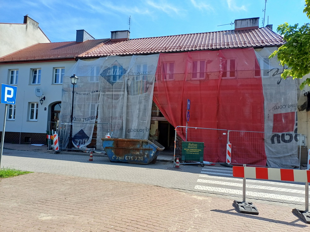 Remont kolejnych miejskich kamienic