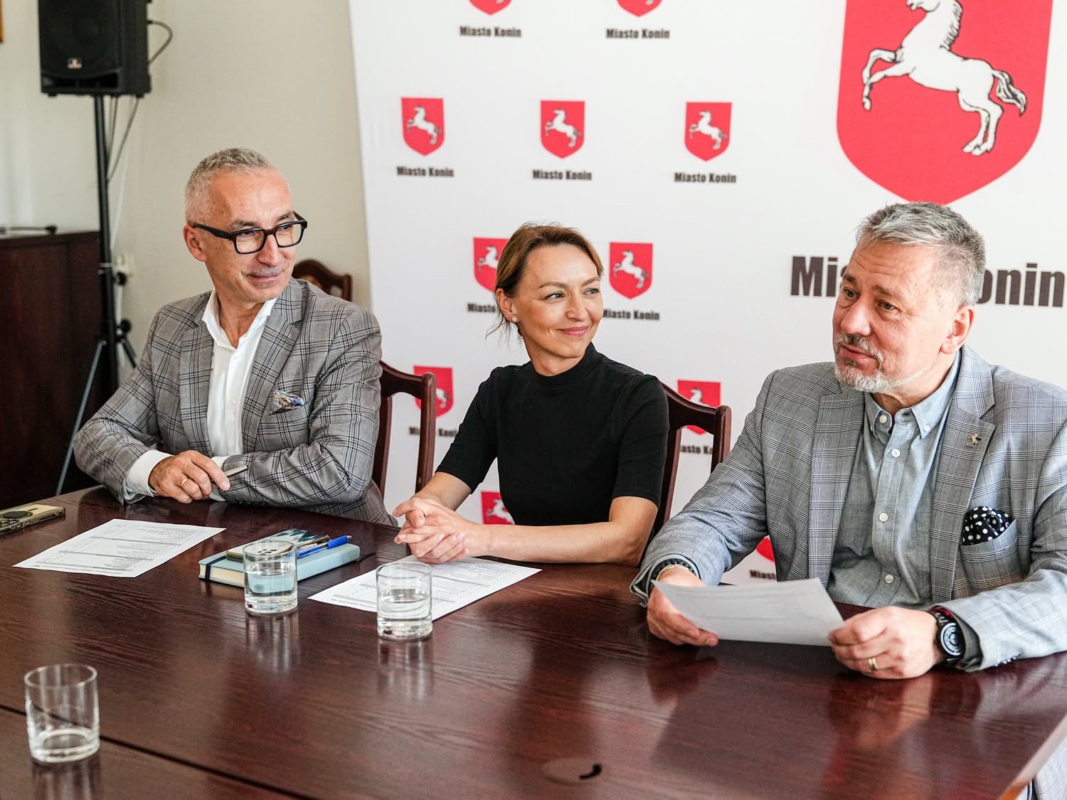 Na zdjęciu widzimy Kapitułę konkursu O Statuetkę Złotego Konia