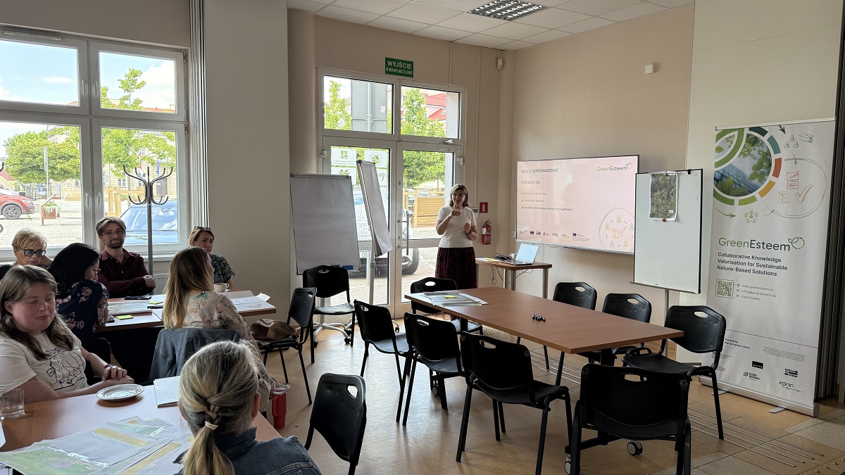 Zdjęcia przedstawiają spotkanie w ramach projektu GREENESTEEM
